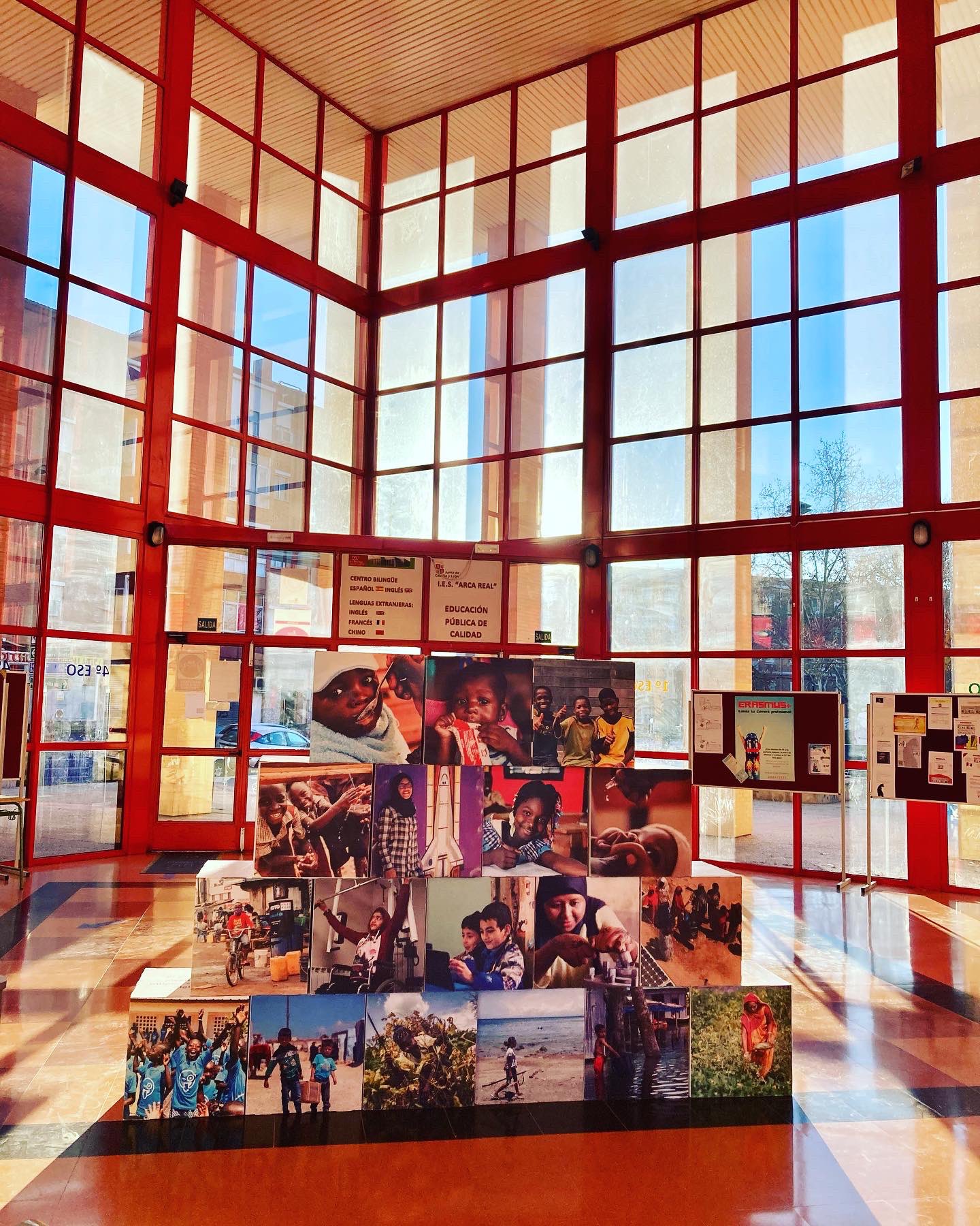 La exposición, reverso